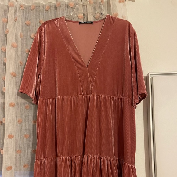 Zara Pink Velvet Dress - Picture 2 of 5